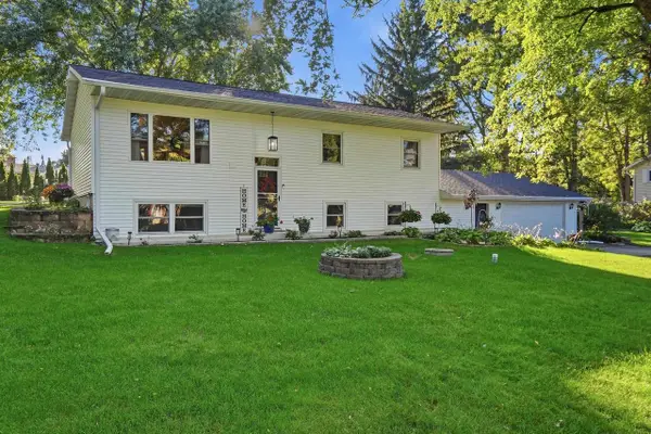 2307 White Oak Trail, Oregon, WI 53575