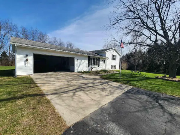 2549 State 213 Road, Orfordville, WI 53576