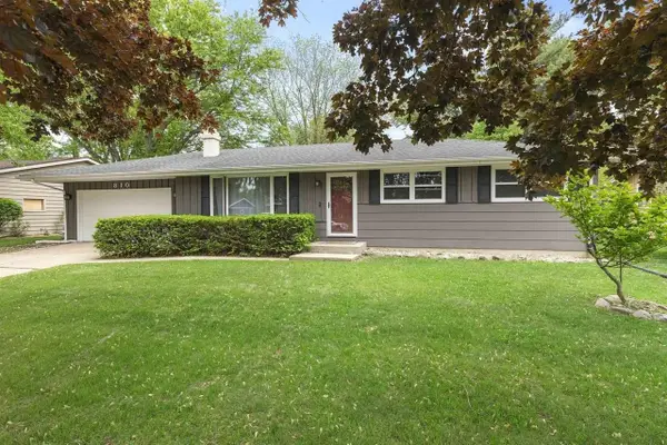 810 Suffolk Drive, Janesville, WI 53546