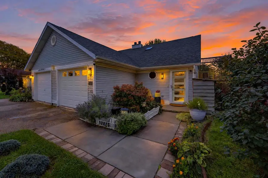 1727 Delaware Drive, Sun Prairie, WI 53590 - #2