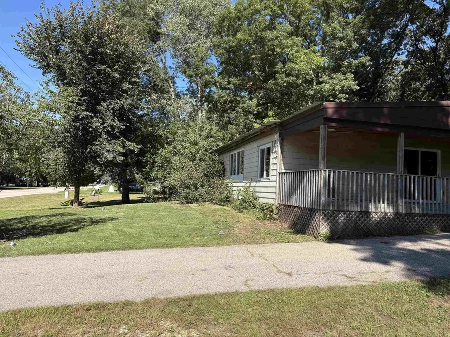 832 W Happy Hollow Road, Janesville, WI 53546 - #2