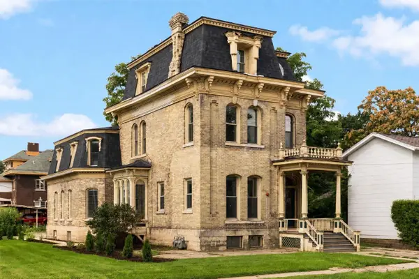 170 S Jackson Street, Janesville, WI 53548