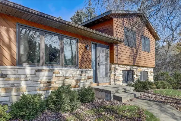 1110 Sunfield Street, Sun Prairie, WI 53590