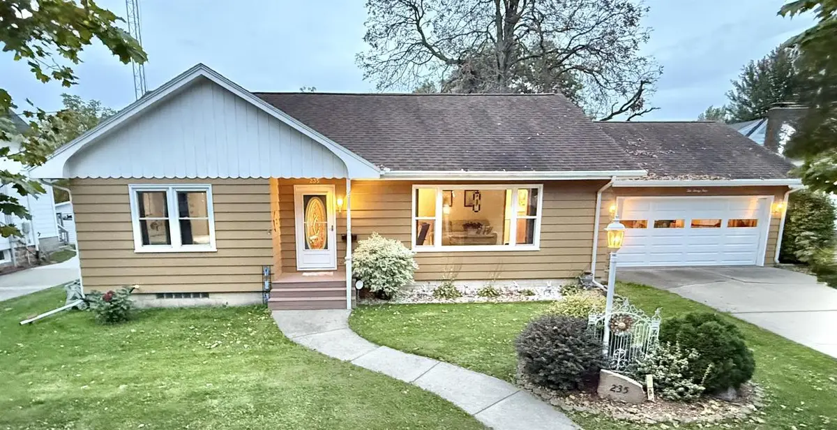 235 Clark Street, Reedsburg, WI 53959 - #1