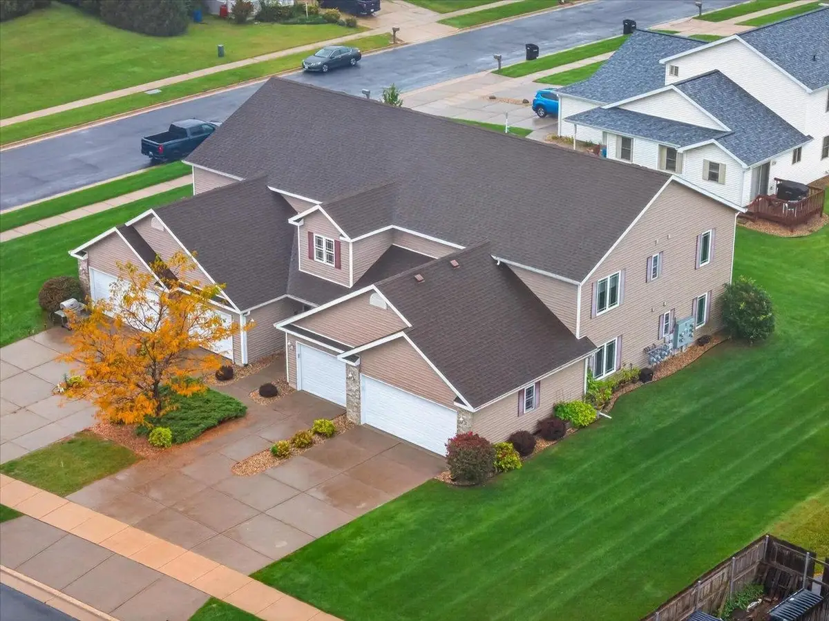 215 Douglas Drive, Brooklyn, WI 53521 - #1