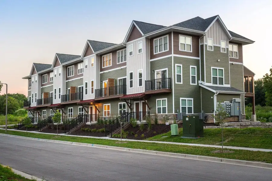 2674 Notre Dame Drive #706, Madison, WI 53711 - #2