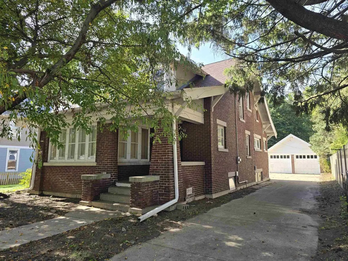 415 Milton Avenue, Janesville, WI 53545 - #1