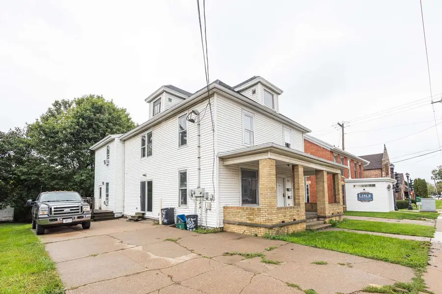 165 W Pine Street, Platteville, WI 53818 - #3