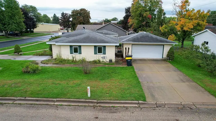 905 East Avenue, Tomah, WI 54660 - #3