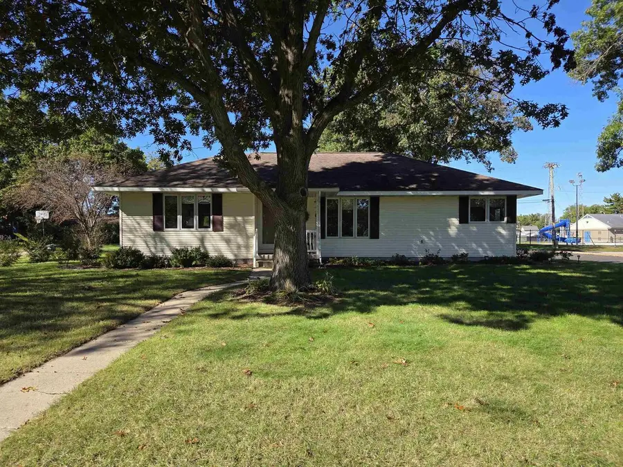 555 N 4th Street, Muscoda, WI 53573 - #2