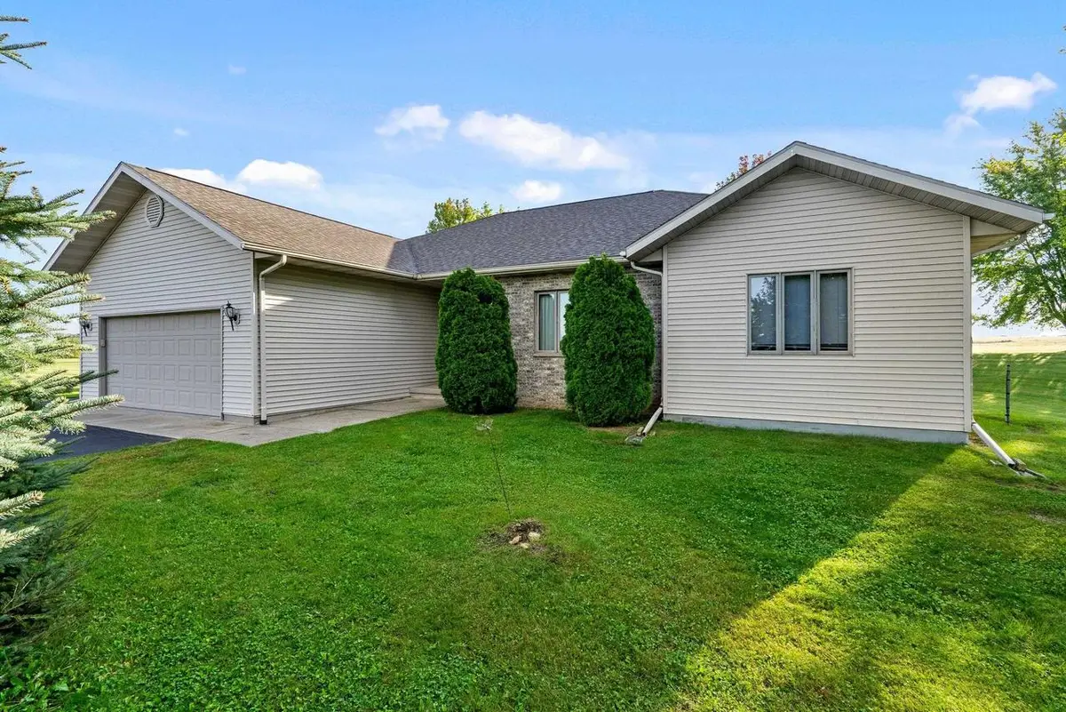 N1848 County U Road, Markesan, WI 53946 - #1
