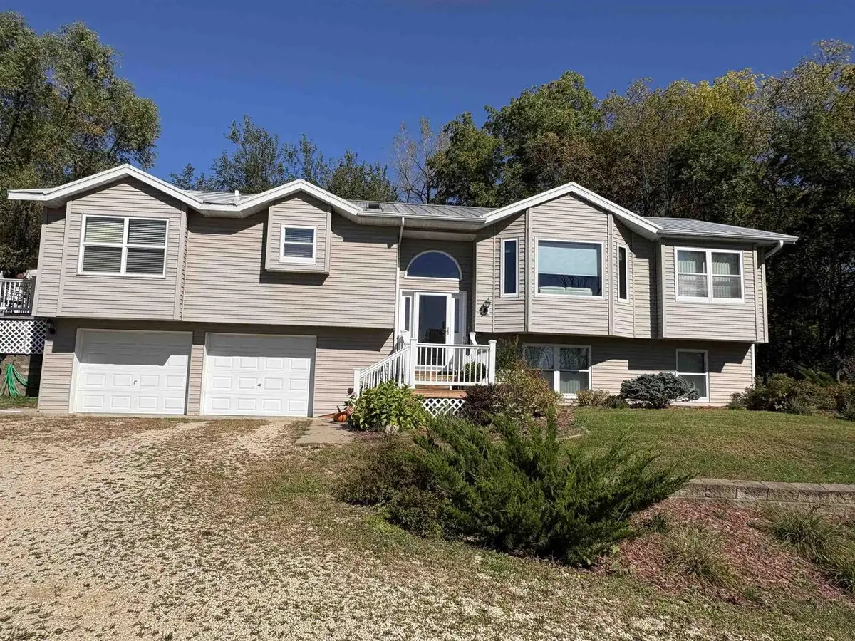 37809 Maple Lane, Prairie Du Chien, WI 53821 - #1