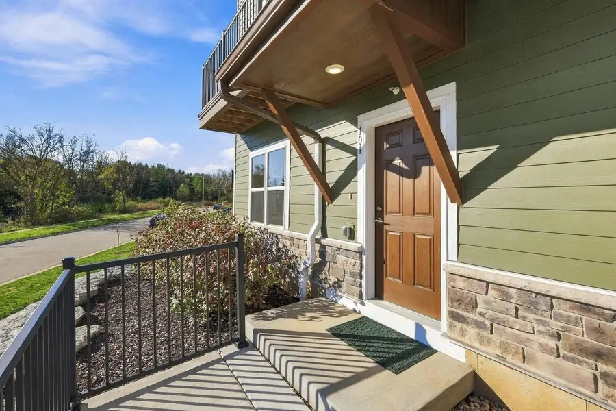 2674 Notre Dame Drive #101, Fitchburg, WI 53711 - #2