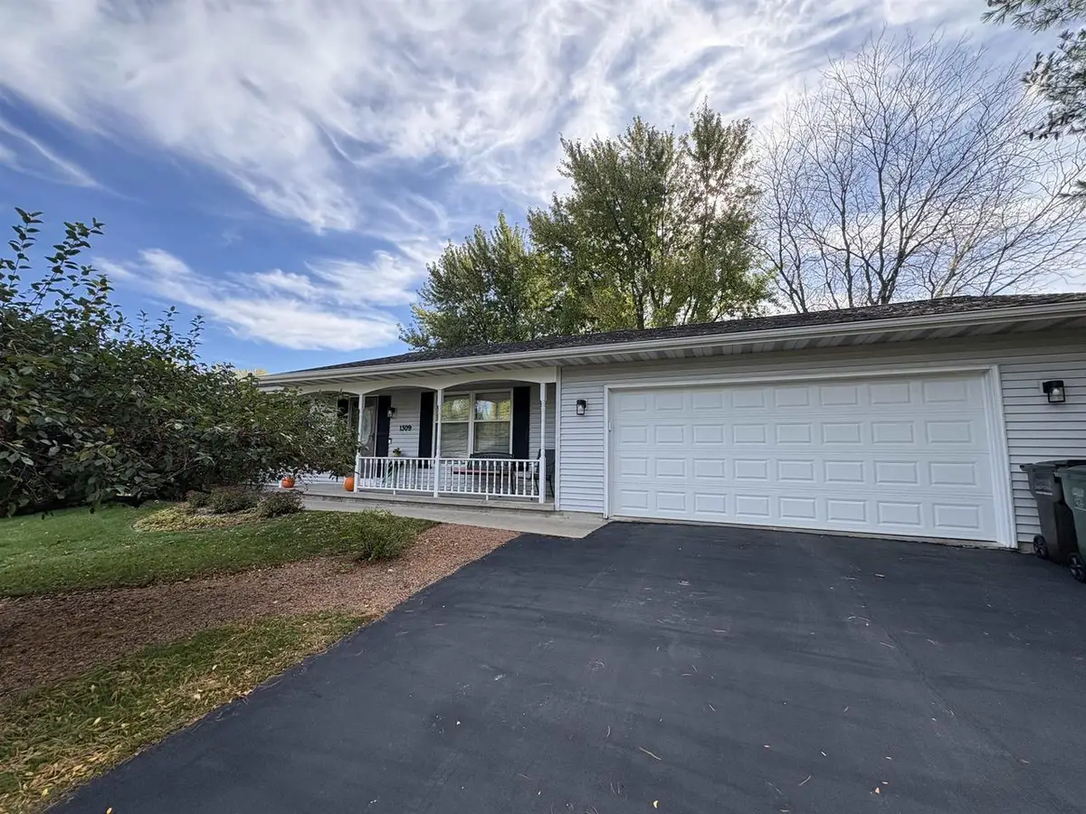 1309 Commonwealth Drive, Fort Atkinson, WI 53538 - #1