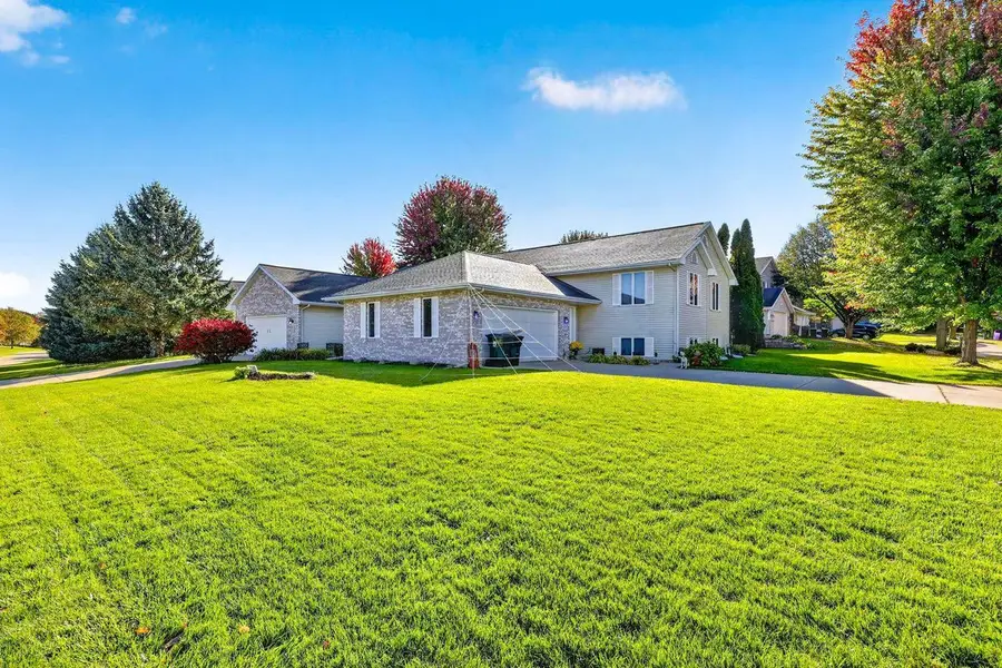 3165 Edmonton Drive, Sun Prairie, WI 53590 - #2