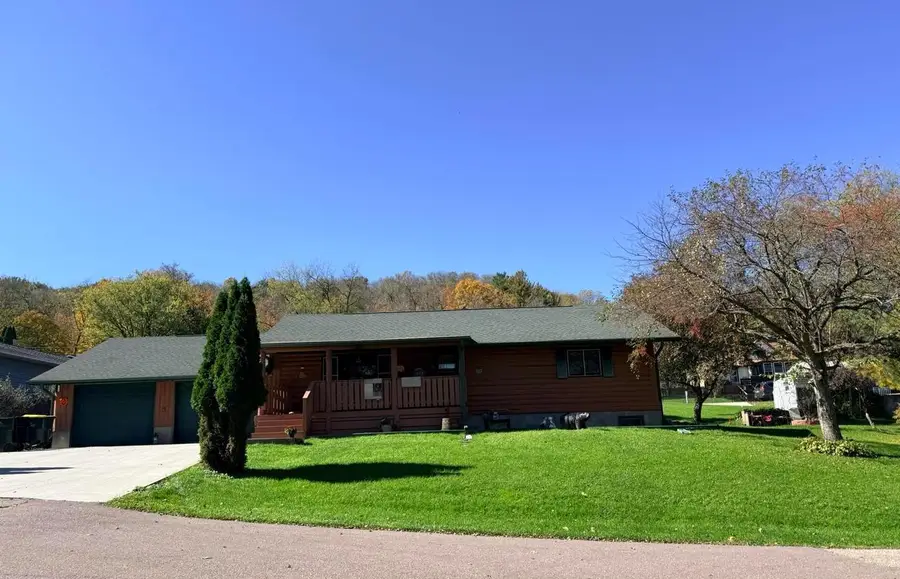 660 N Grove Street, Richland Center, WI 53581 - #3