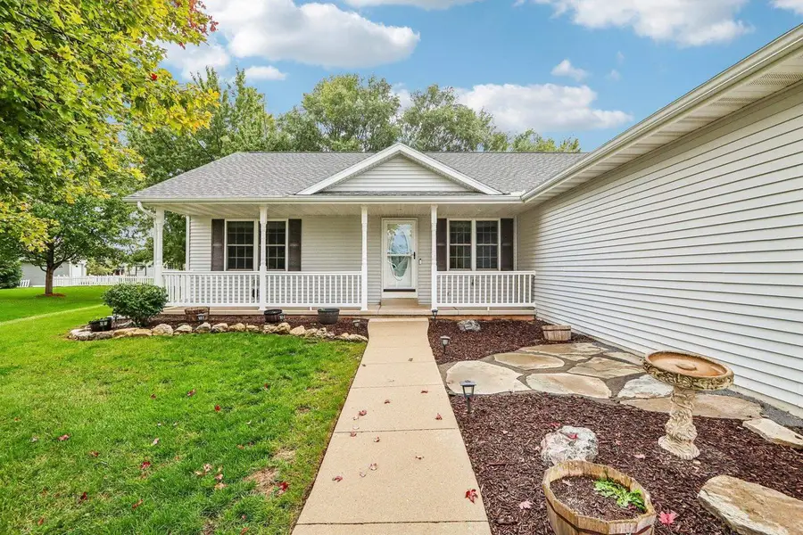401 Bretts Way, Orfordville, WI 53576 - #2