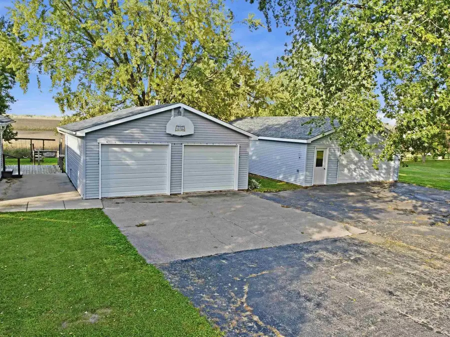 846 Taylor Road, New Lisbon, WI 53950 - #2