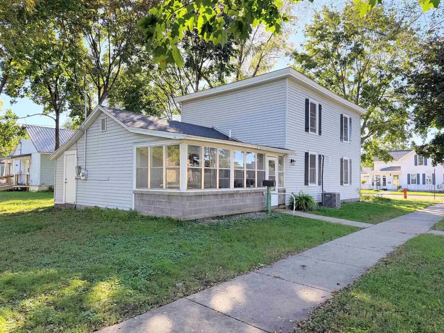 158 N Wacouta Avenue, Prairie Du Chien, WI 53821 - #2
