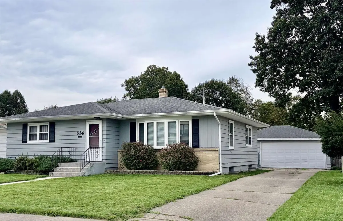 614 N Palm Street, Janesville, WI 53548 - #1