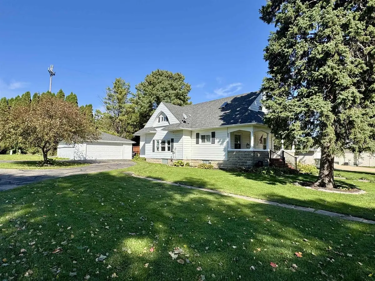 880 9th Street, Fennimore, WI 53809 - #1