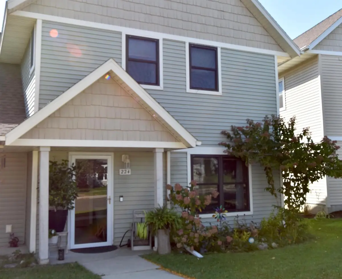224 S Musket Ridge Drive, Sun Prairie, WI 53590 - #1