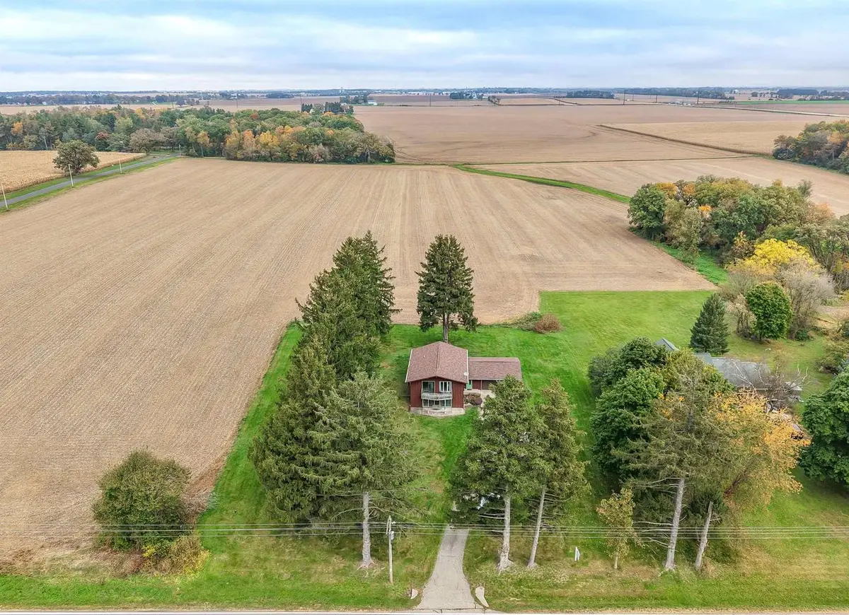 8647 E State Road 67, Clinton, WI 53525 - #1