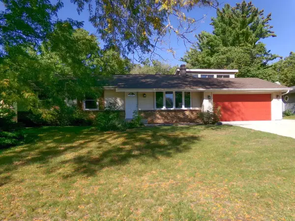 2855 Chatsworth Drive, Beloit, WI 53511