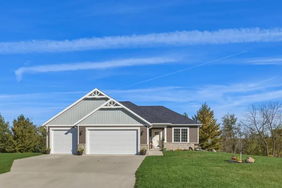 387 Drumlin Loop, Ripon, WI 54971 - #2