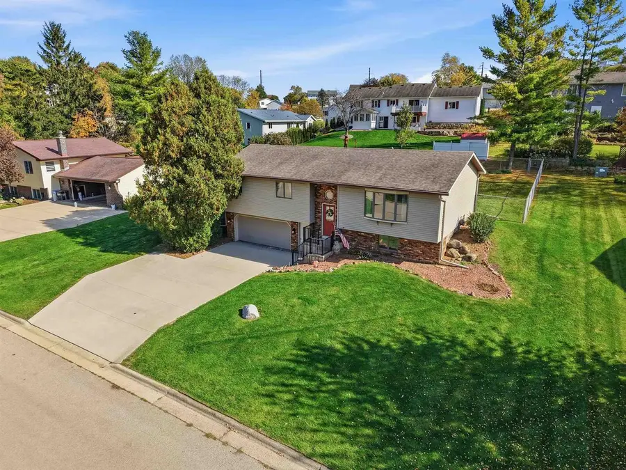 603 Valley Street, Mount Horeb, WI 53572 - #3