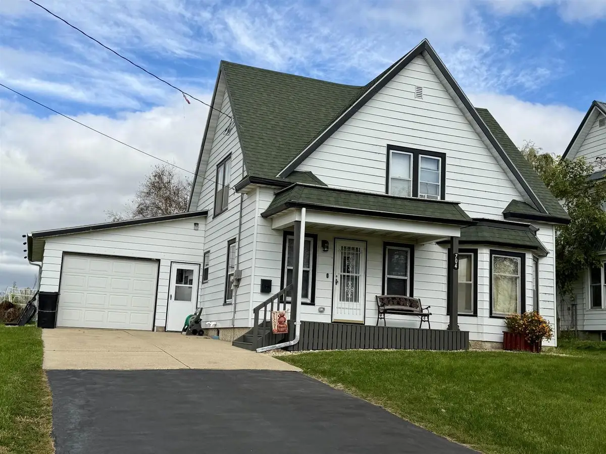 704 dodgeville Street, Highland, WI 53543 - #1