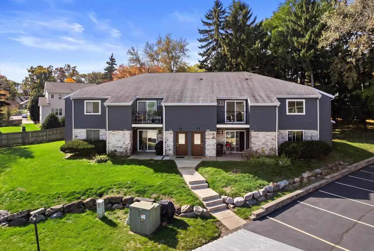 1108 Whispering Pines Way, Fitchburg, WI 53713 - #1