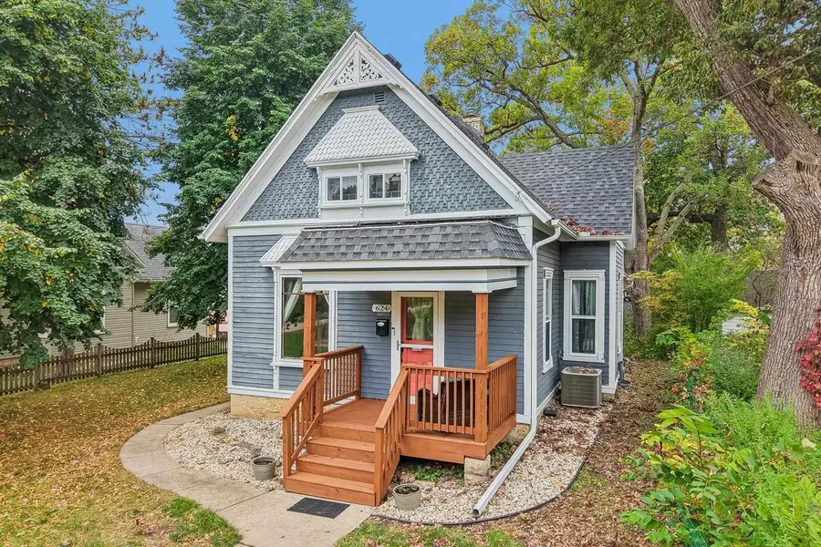 624 S Garfield Avenue, Janesville, WI 53545 - #3