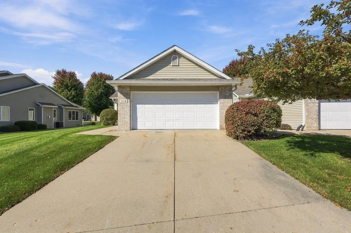 614 Springbrook Circle, Deforest, WI 53532 - #1