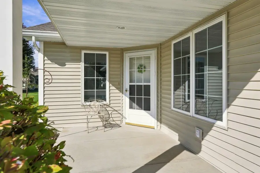 614 Springbrook Circle, Deforest, WI 53532 - #3