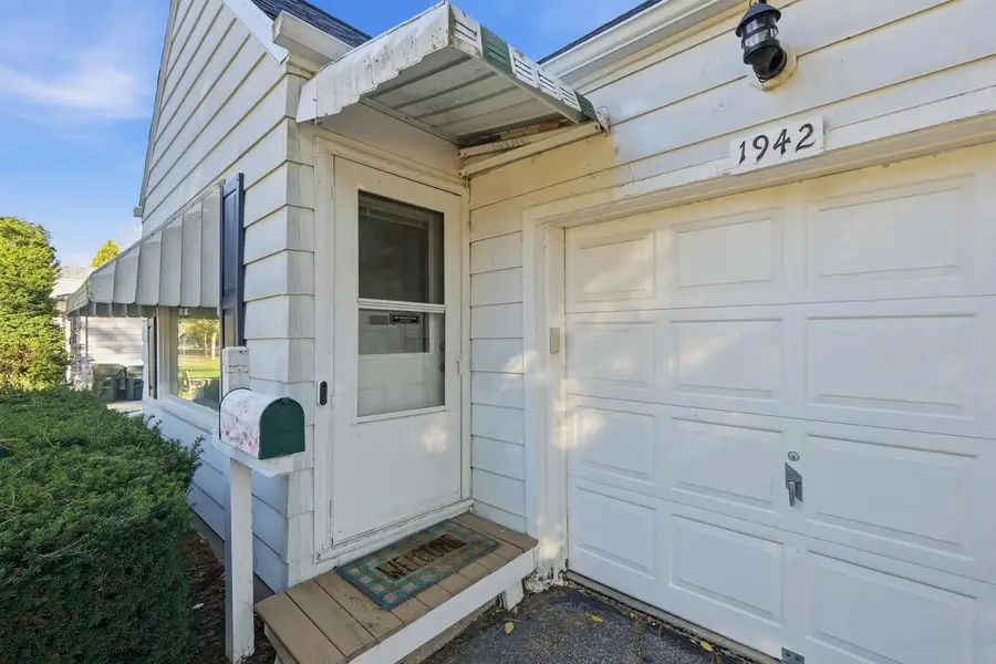 1942 Vahlen Street, Madison, WI 53704 - #3