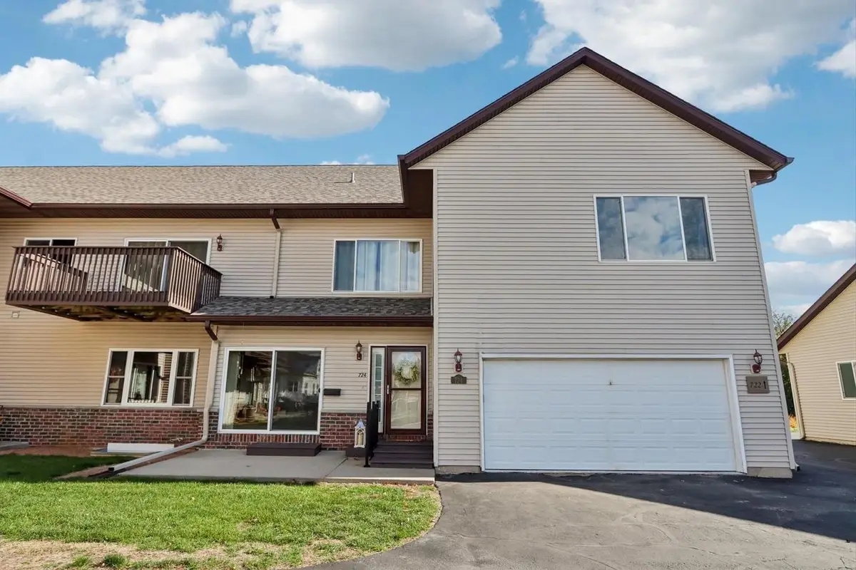 724 Cherokee Path #12, Lake Mills, WI 53551 - #1