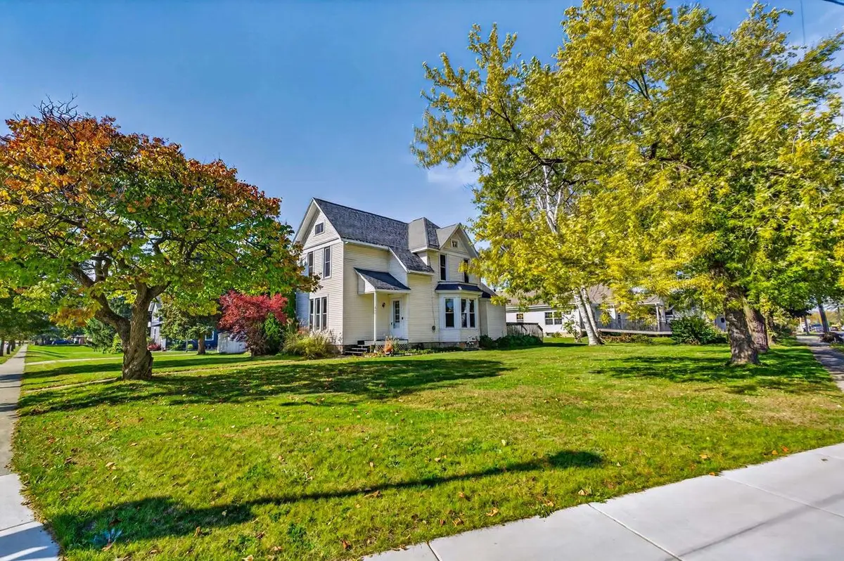 302 W Main Street, Brooklyn, WI 53521 - #1