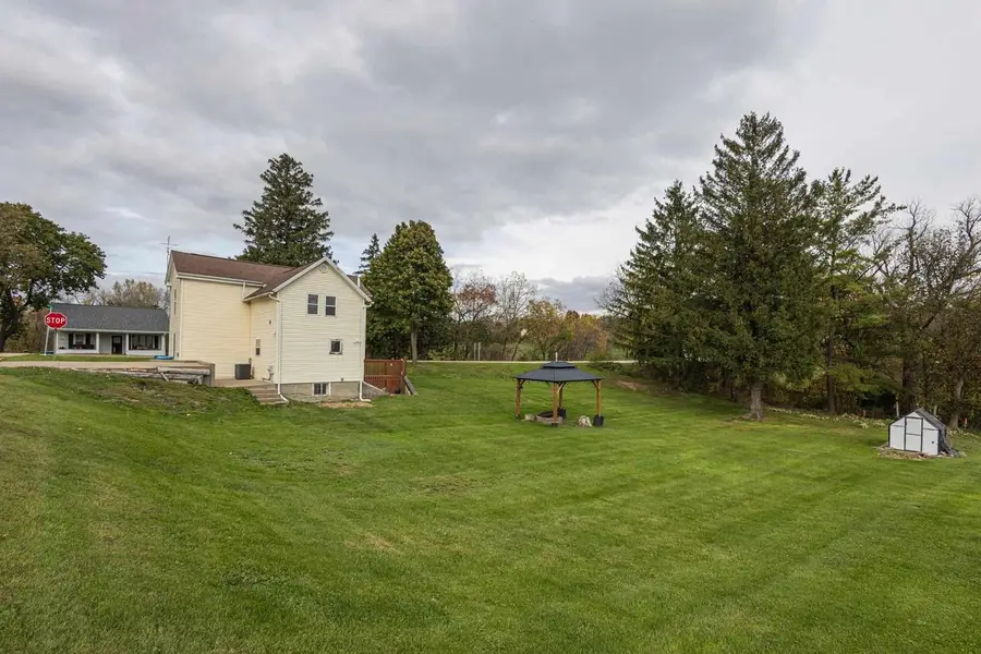479 W Main Street, Benton, WI 53803 - #2