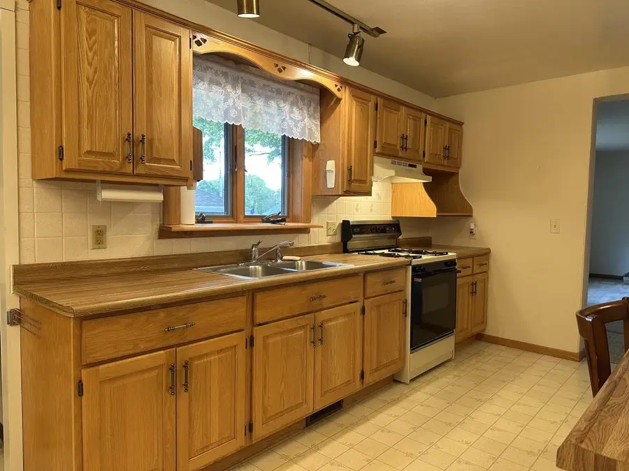 17 Highland Avenue, Edgerton, WI 53534 - #3