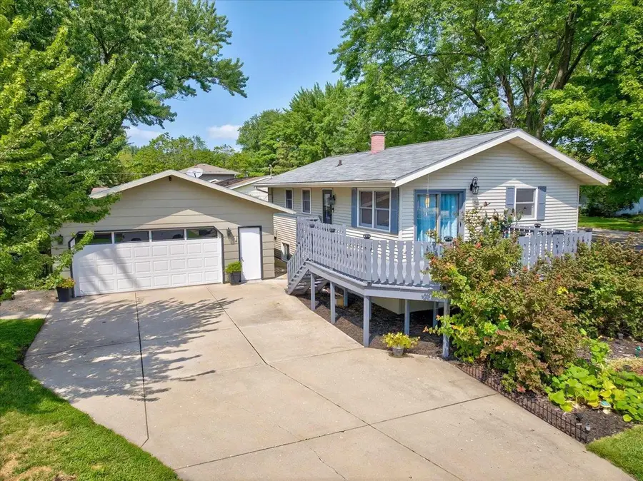 908 Shirley Street, Stoughton, WI 53589 - #2