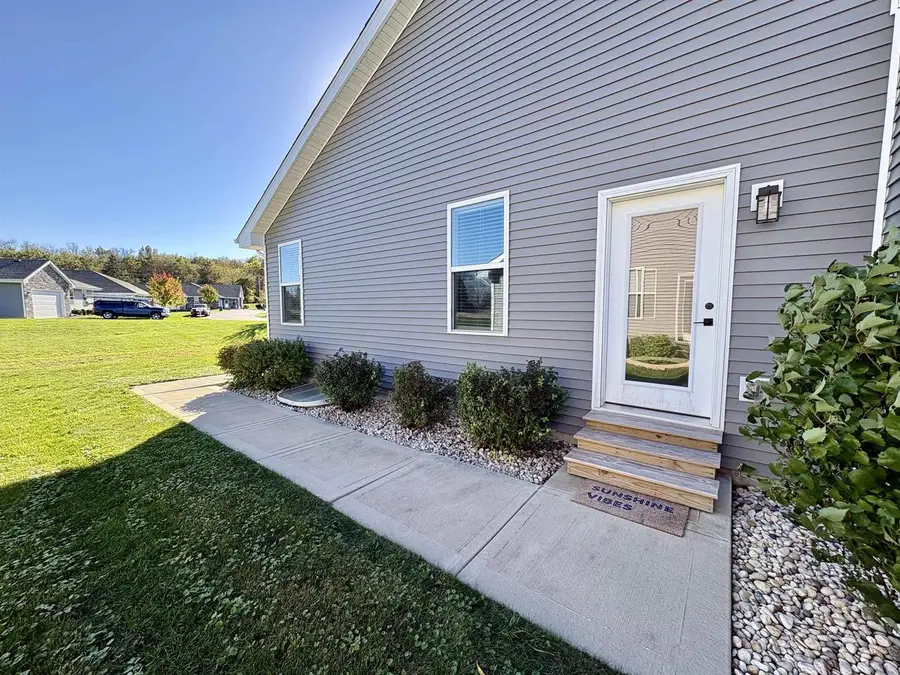 217 W Meadows Drive, Edgerton, WI 53534 - #3
