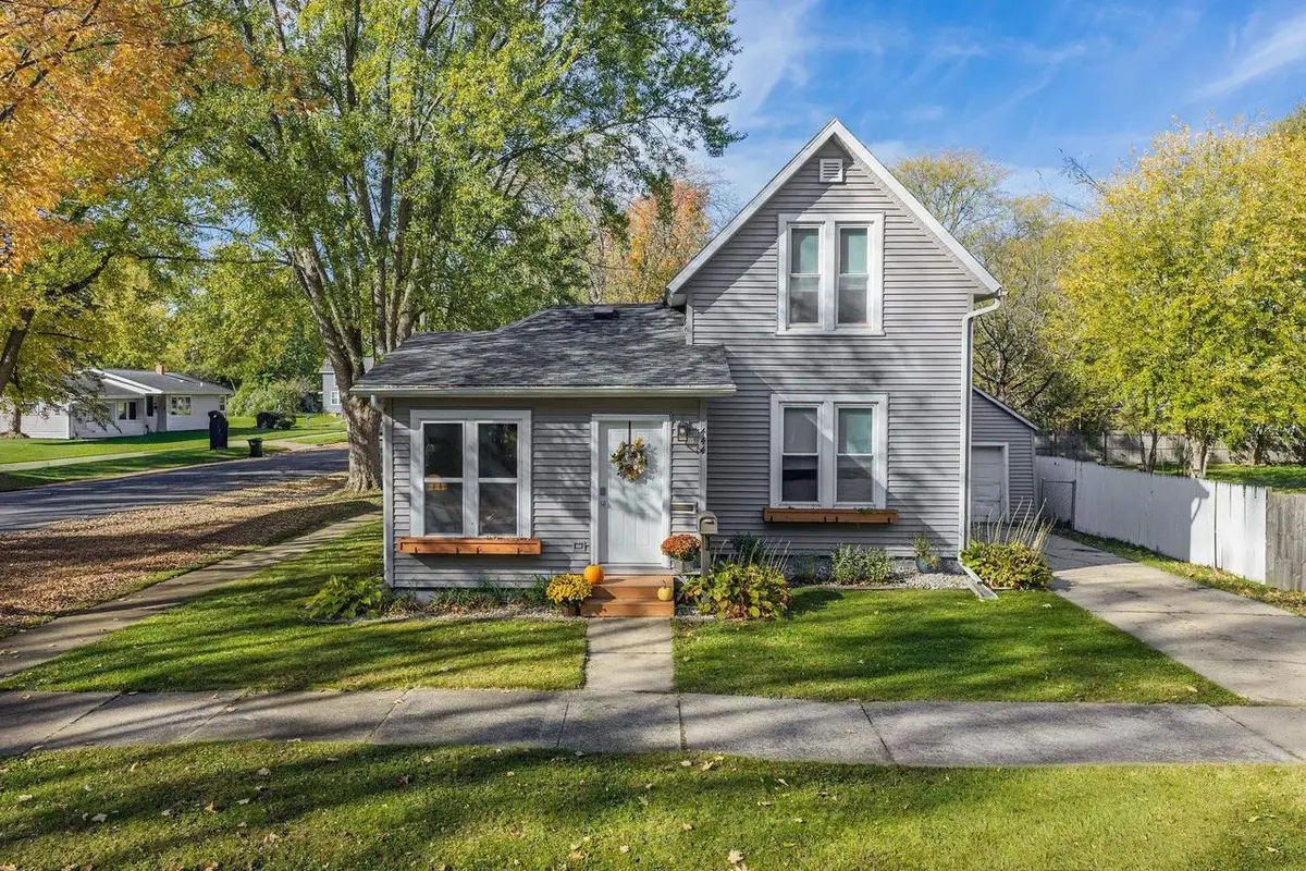444 Ellinwood Avenue, Reedsburg, WI 53959 - #1