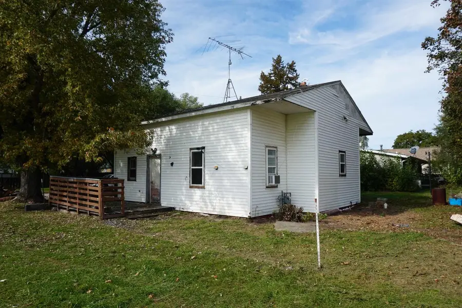 808 S Michigan Street, Prairie Du Chien, WI 53821 - #3