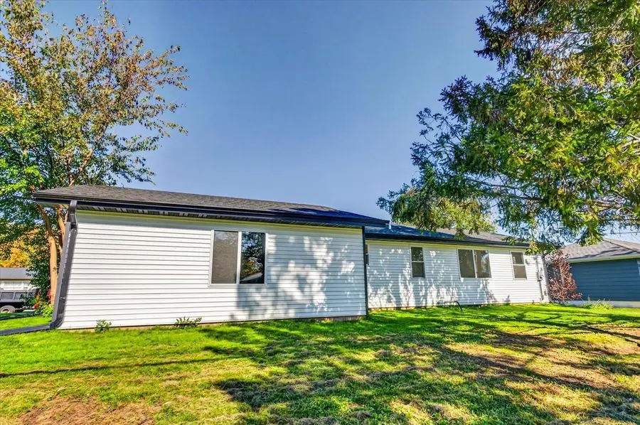 420 Clover Lane, Fort Atkinson, WI 53538 - #3