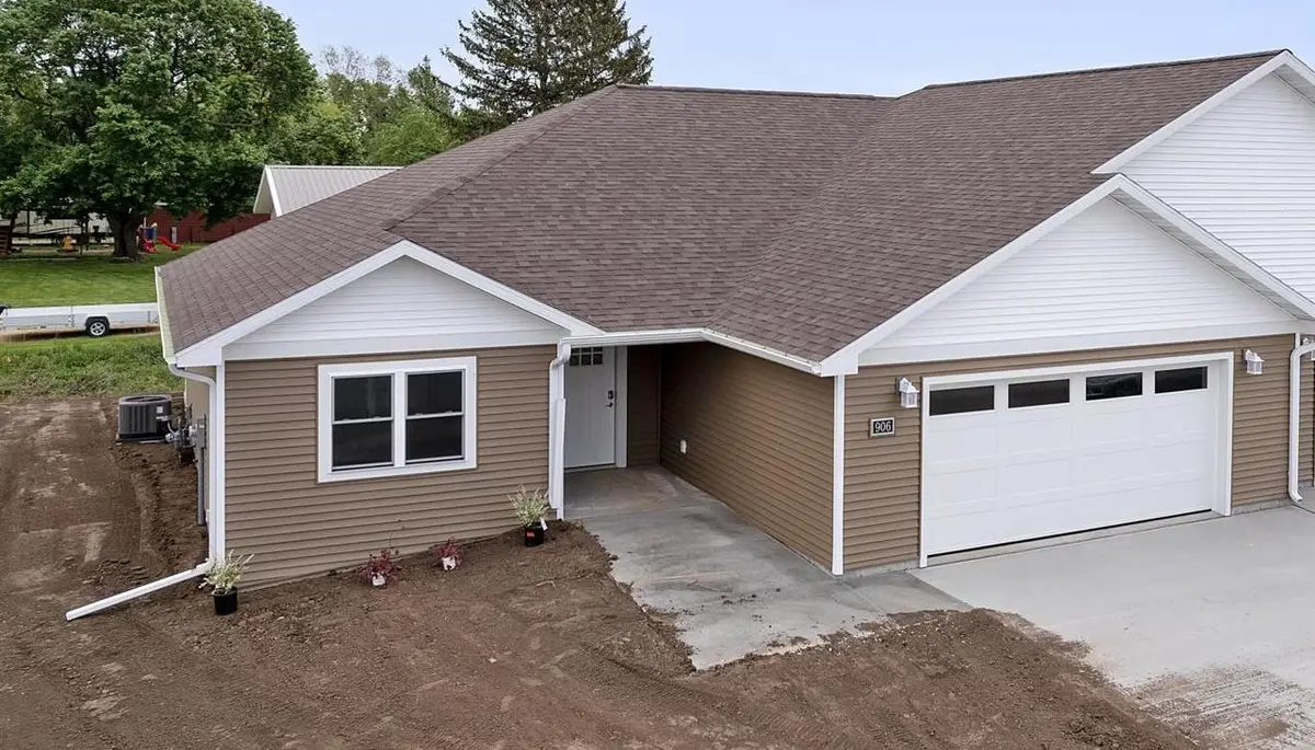504 Roosevelt Street, Baraboo, WI 53913 - #1