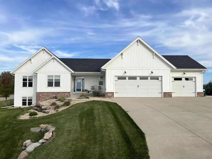 2913 Latigo Trace, Sun Prairie, WI 53590 - #2