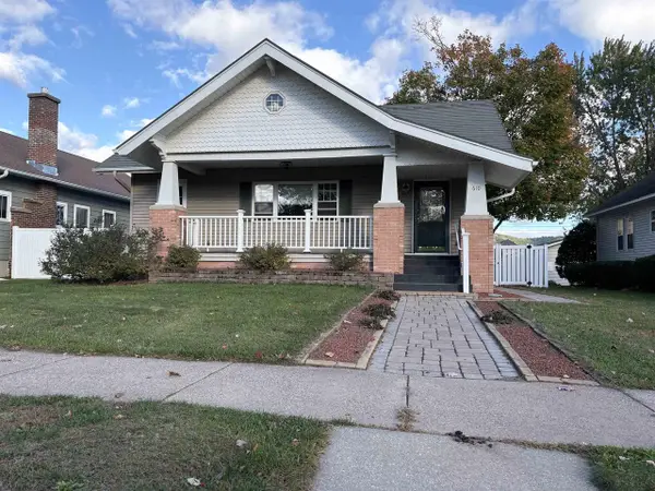 610 S Michigan Street, Prairie Du Chien, WI 53821