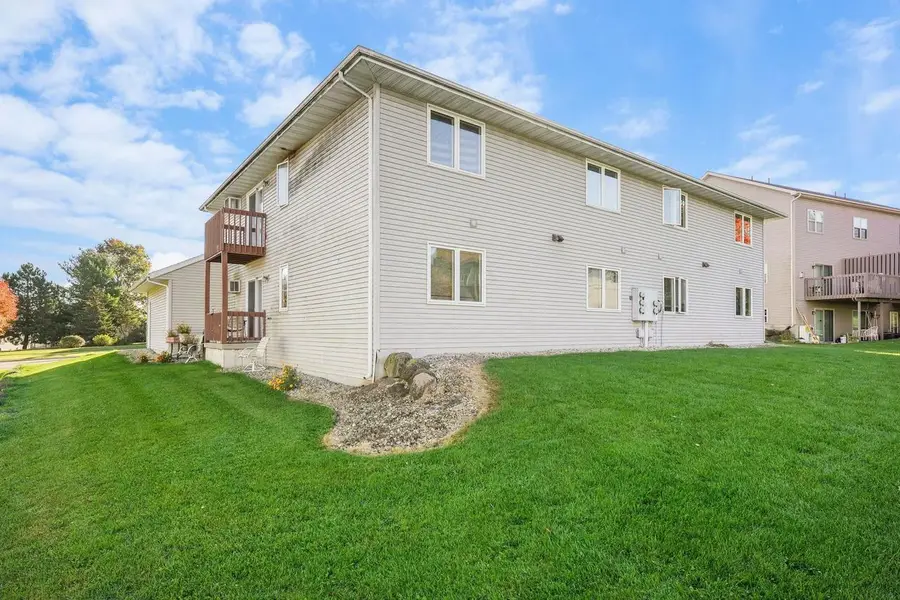 586 N Westmount Drive, Sun Prairie, WI 53590 - #2