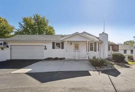 877 Sutherland Avenue #4, Janesville, WI 53545